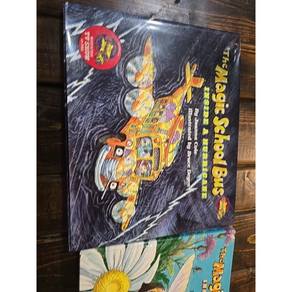 Lot of 2 The Magic School Bus  Hardback Picture Books: ‎ Hurricane & Beehive